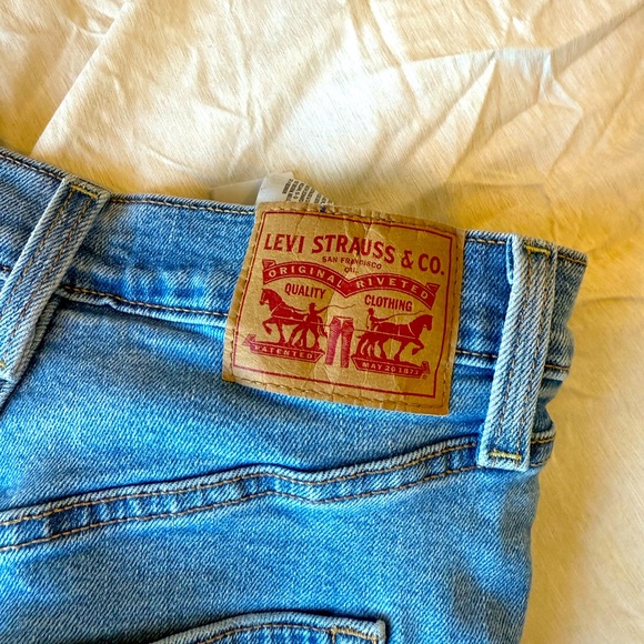 Levi's Women’s Ribcage Straight Jeans - 26 - Picture 1 of 3